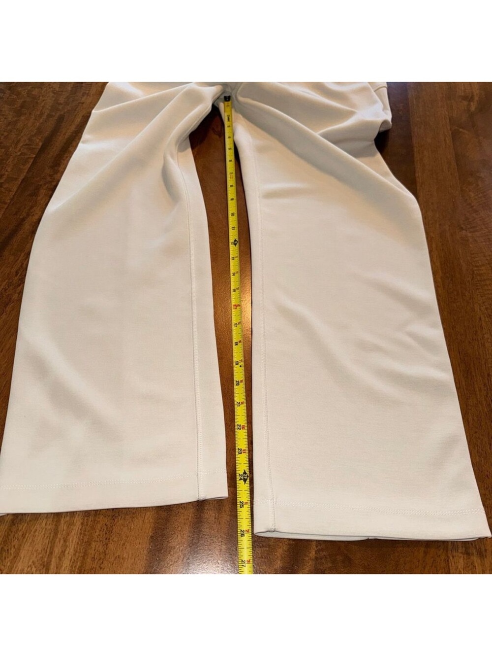 Lululemon Softstreme High-Rise Pant in BONE, Size 6 (short) - Picture 5 of 8